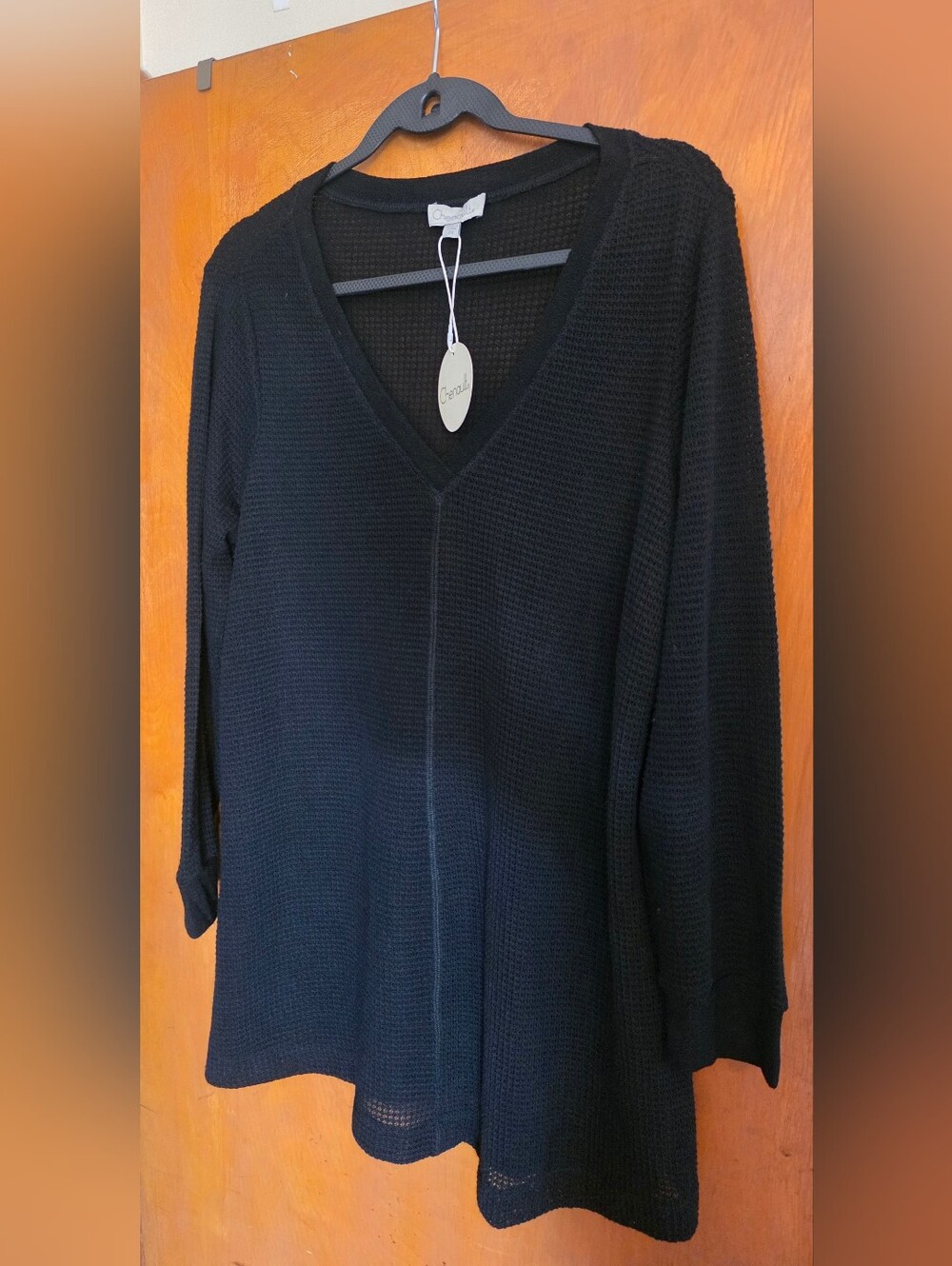 NEW Women's Black V-Neck Top Size 2X